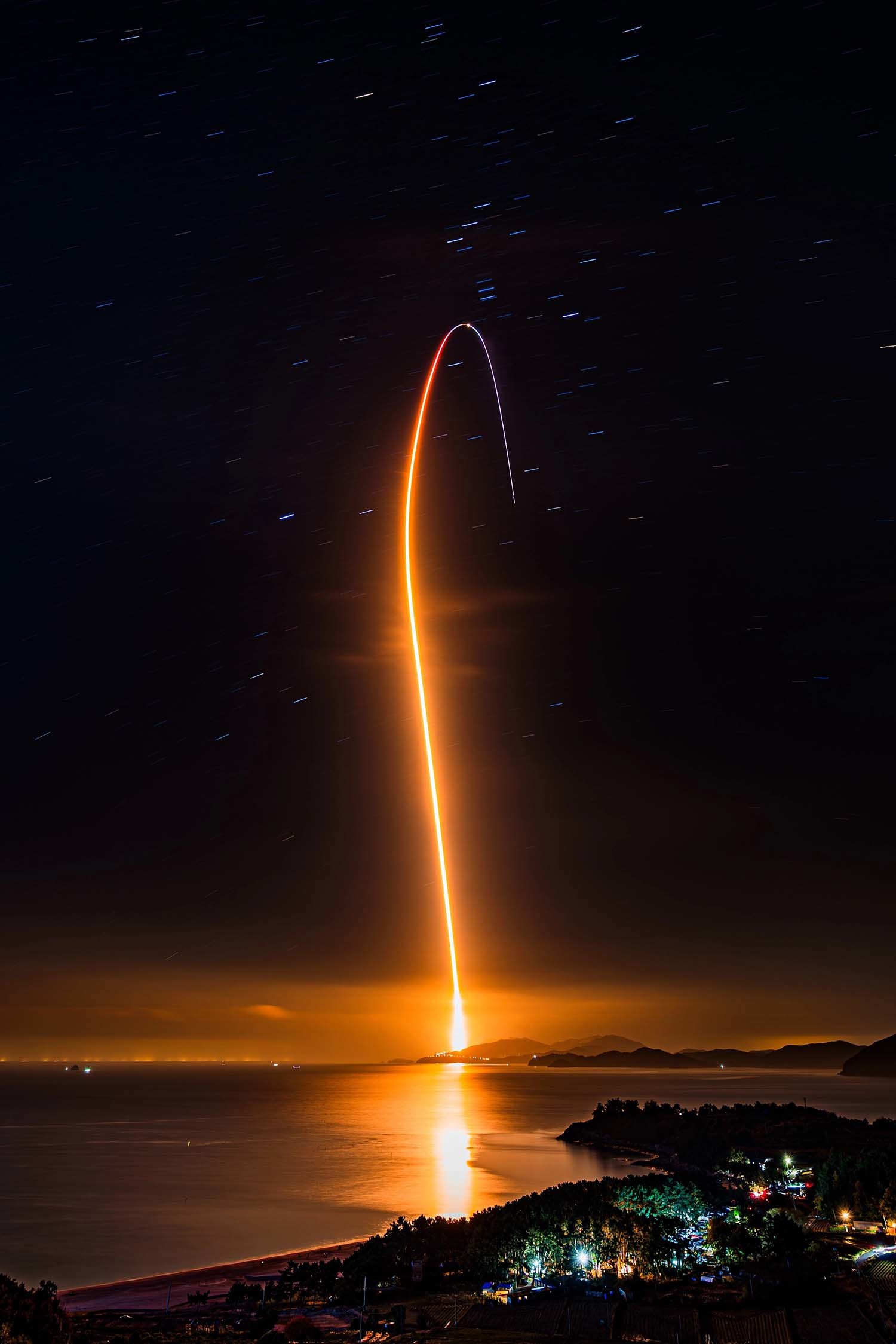 디시인사이드 회원 '광배동생'이 촬영한     누리호 4차 발사 사진. / 디시인사이드