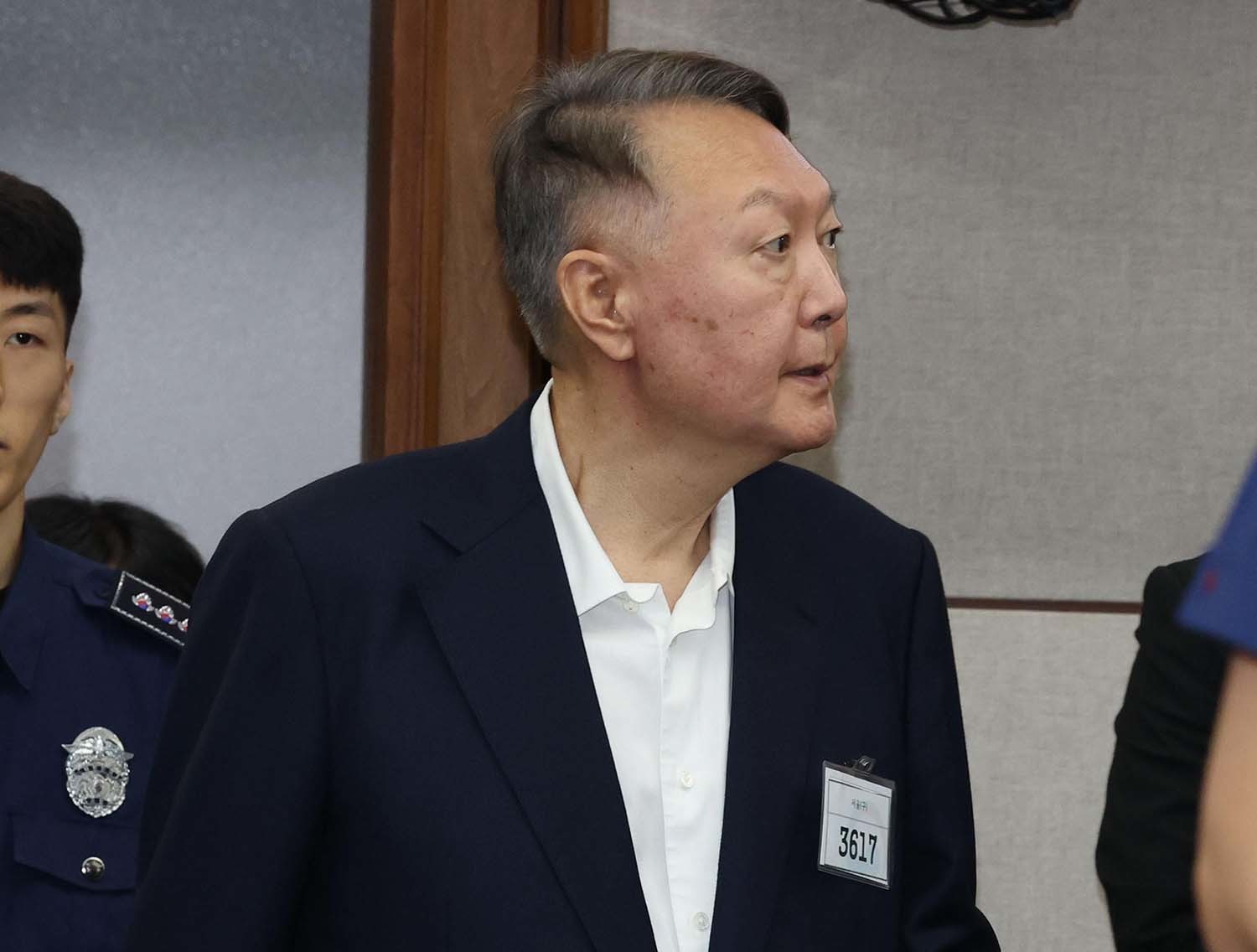 윤석열 전 대통령이 9월 26일 서울 서초동 서울중앙지법에서 열린 특수공무집행방해 혐의 재판에 출석하고 있다. / 뉴스1