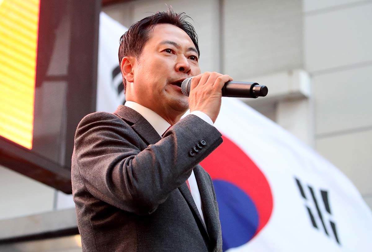 장동혁 국민의힘 대표가 28일 오후 대구 중구 동성로에서 열린 '민생회복 법치수호 대구 국민대회'에서 연설하고 있다./ 뉴스1