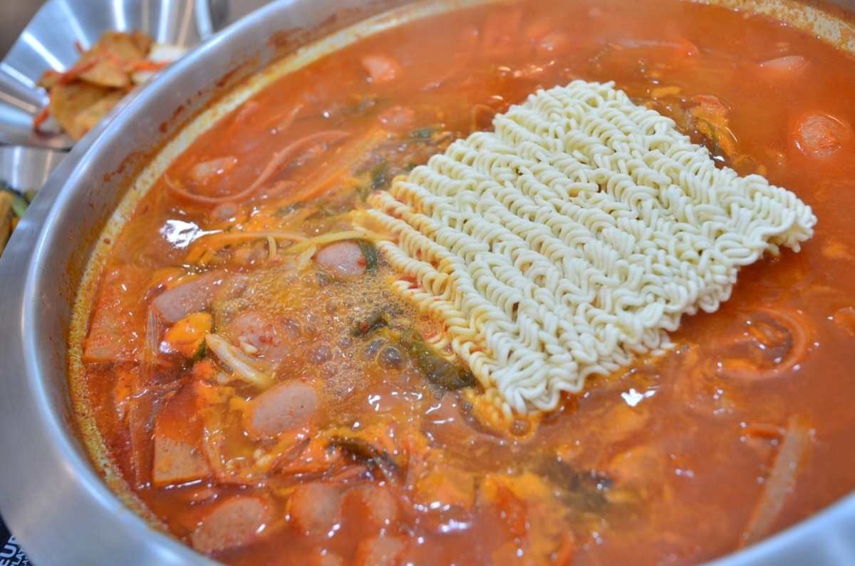 부대찌개 자료사진 / Light Win