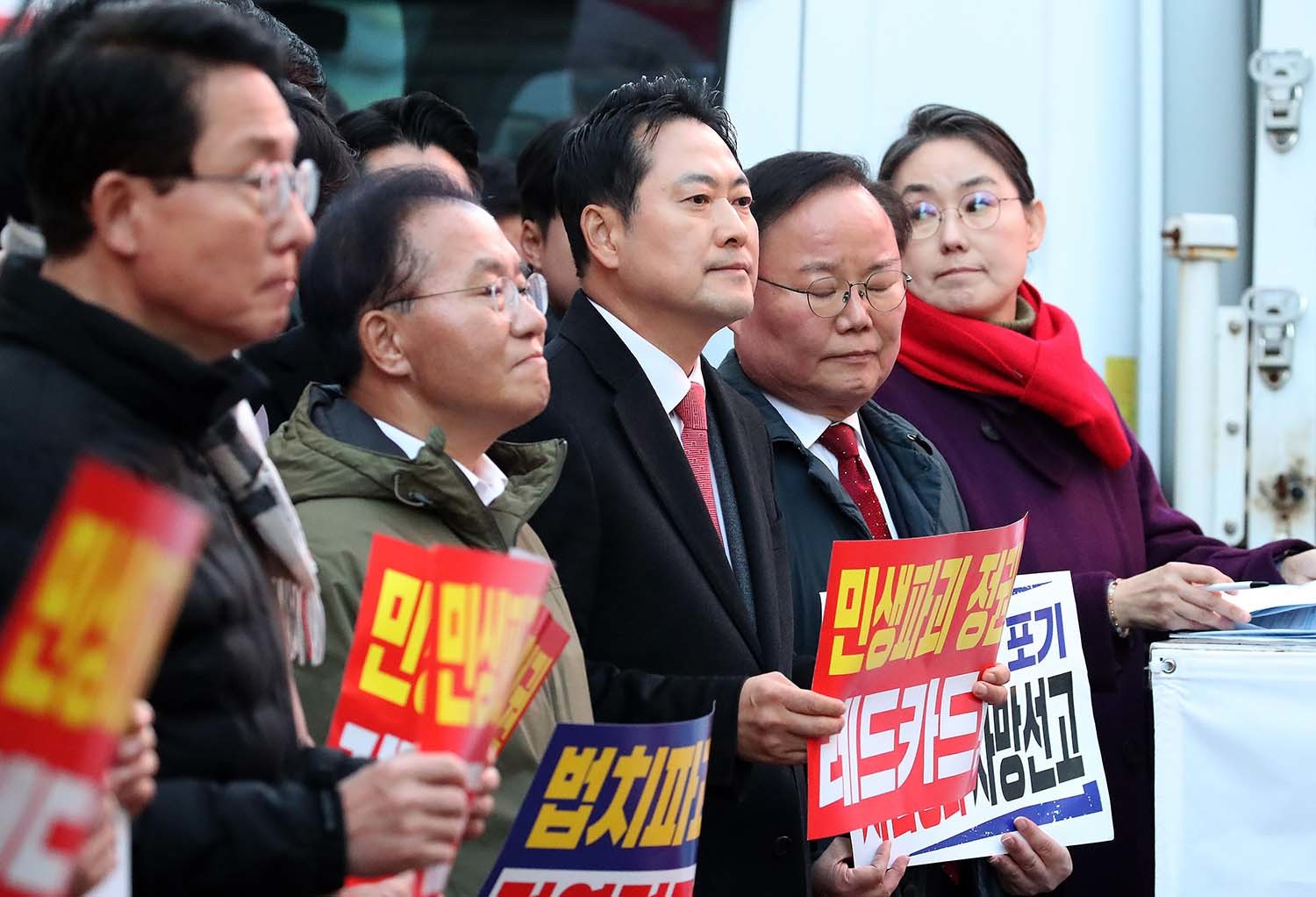 장동혁 국민의힘 대표가 28일 오후 대구 중구 동성로에서 열린 '민생회복 법치수호 대구 국민대회'에 참석하고 있다.  / 뉴스1