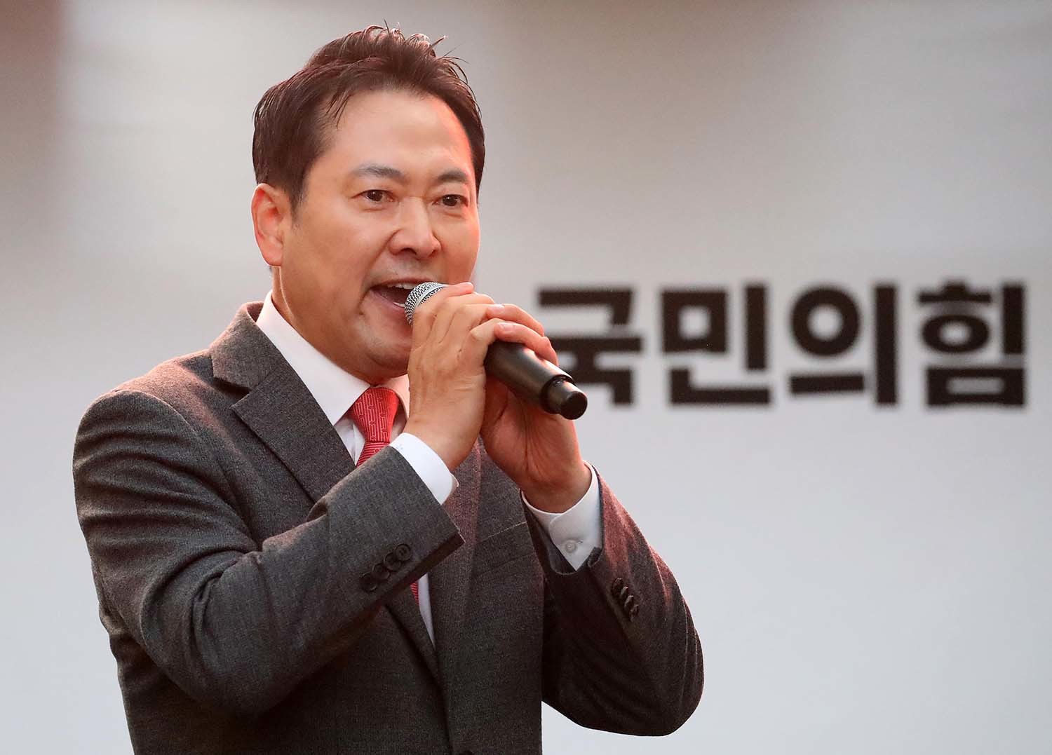 장동혁 국민의힘 대표가 28일 오후 대구 중구 동성로에서 열린 '민생회복 법치수호 대구 국민대회'에서 연설하고 있다. / 뉴스1