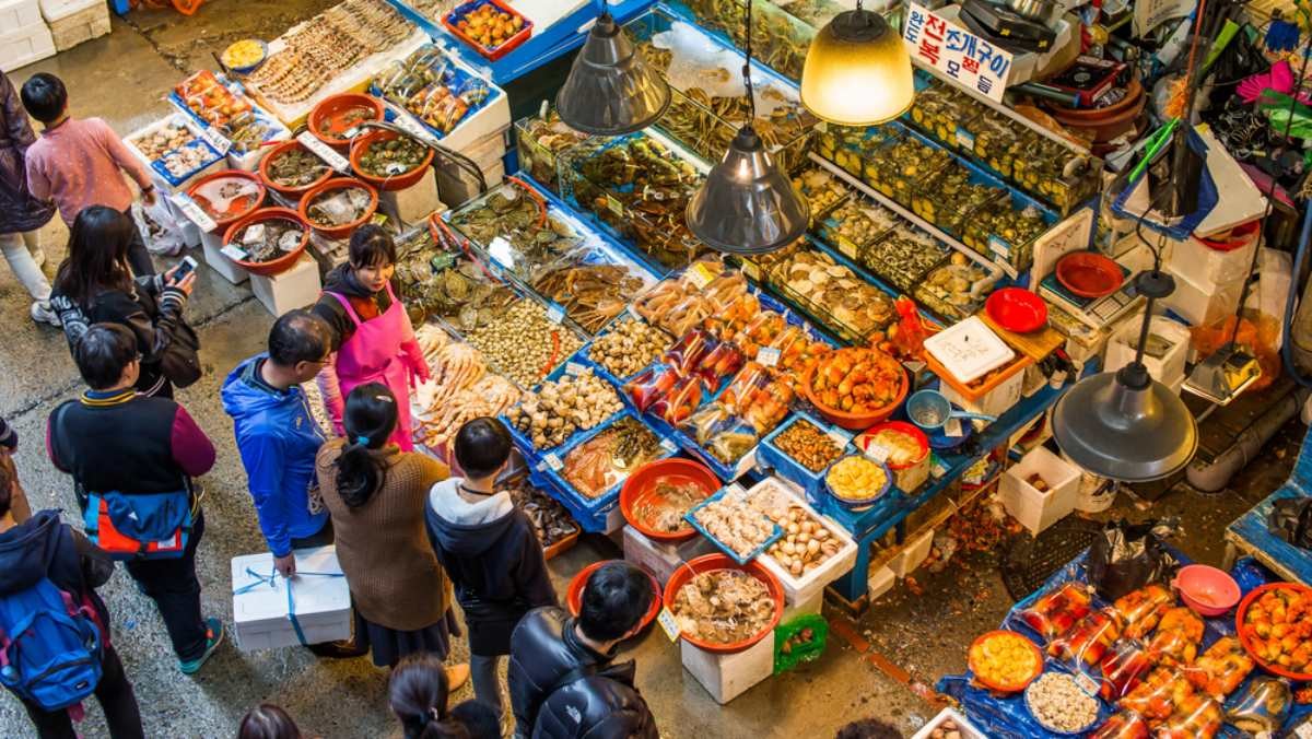 수산시장 자료사진 / coloursinmylife-shutterstock.com