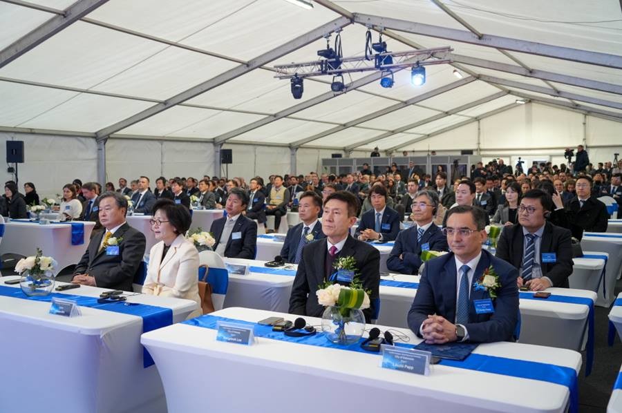 지난 28일(현지시간) 헝가리 데브레첸에서 열린 에코프로 헝가리 양극재 공장 준공식에 참석한 이강덕 포항시장/포항시