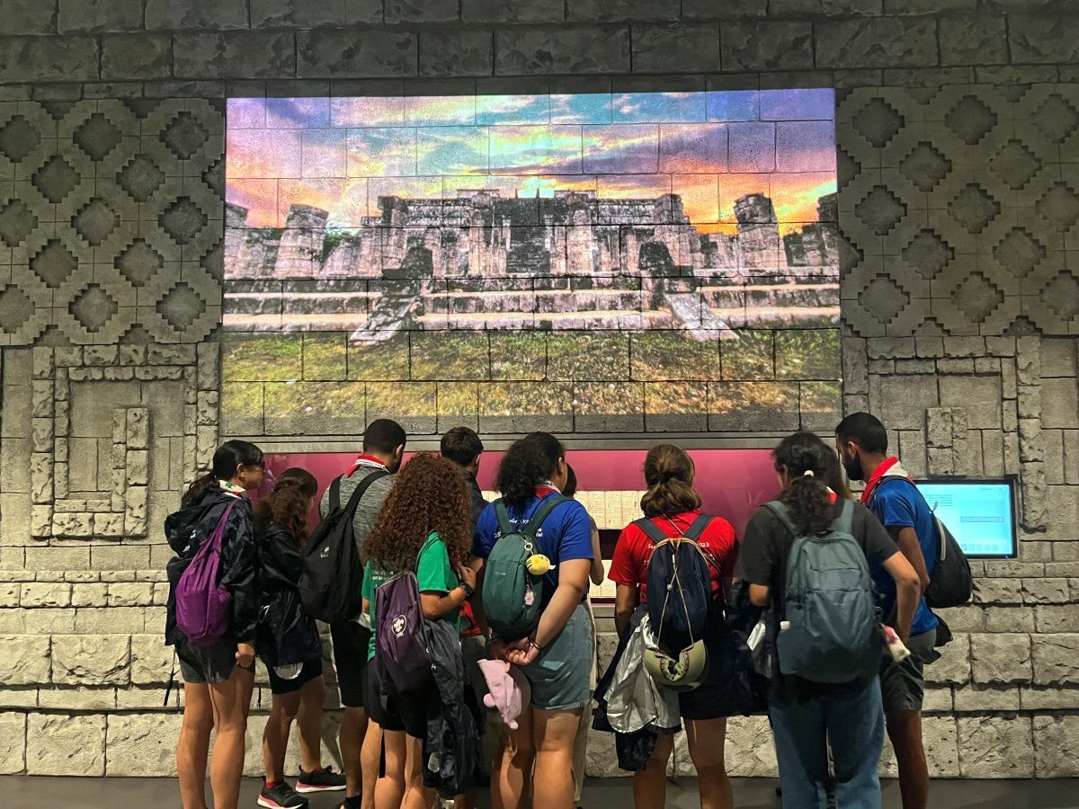 2023년 새만금 제25회 세계스카우트잼버리에 참가한 스카우트 대원들이 인천 연수구 센트럴로 국립세계문자박물관을 찾아 전시를 관람하고 있다. / 문화체육관광부 제공, 뉴스1