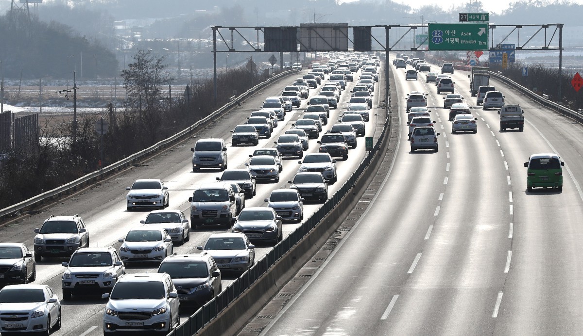 '해돋이 인파' 귀경길 고속도로 정체. 기사의 이해를 돕기 위한 사진 / 뉴스1