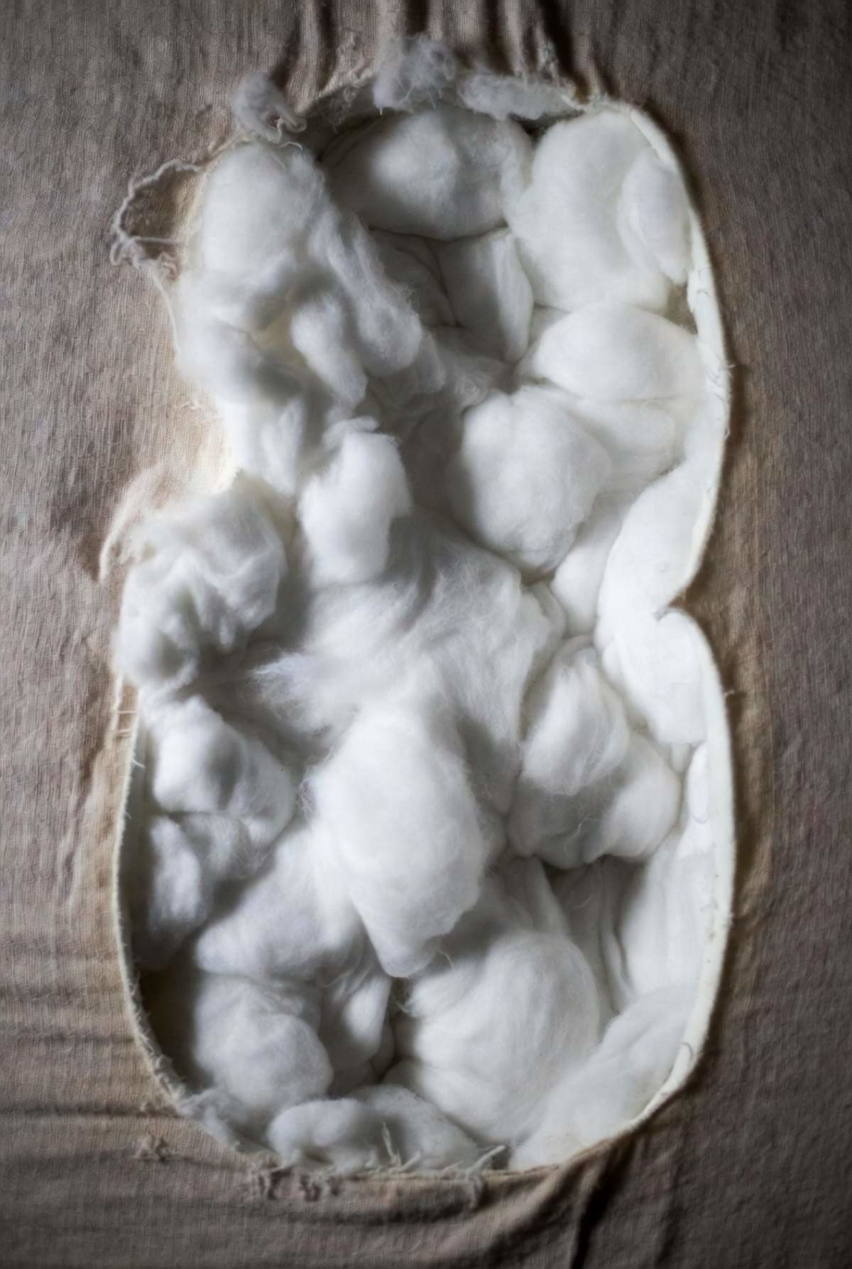 '겨울 패딩 솜 뭉침 현상?!' 기사 내용을 바탕으로 AI가 생성한 자료사진.