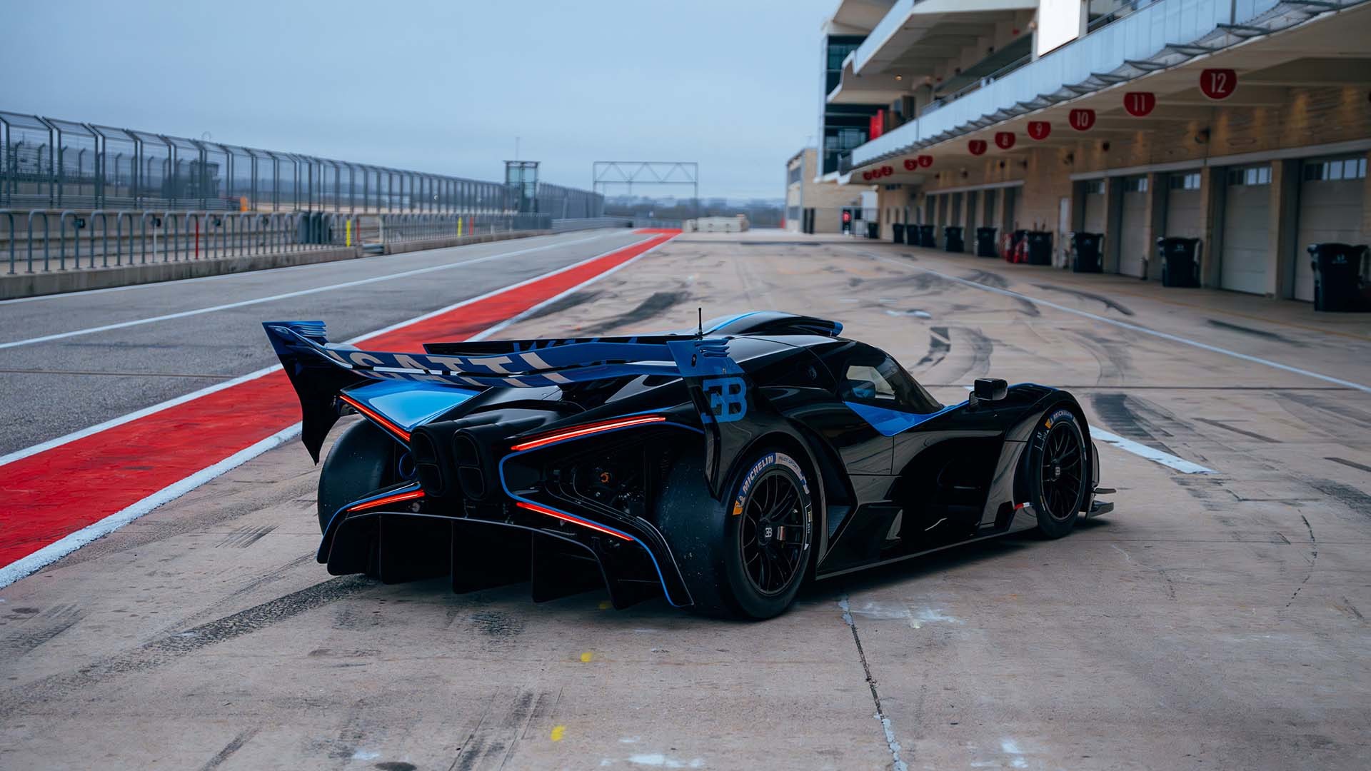 부가티 볼리드. / 부가티