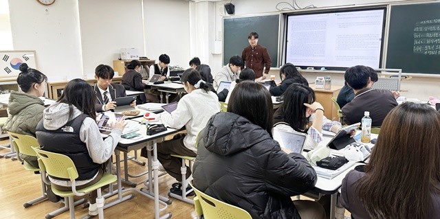 3일 해남고등학교에서 ‘헌법 가치와 시민적 책임’을 주제로 수업이 진행되고 있다.