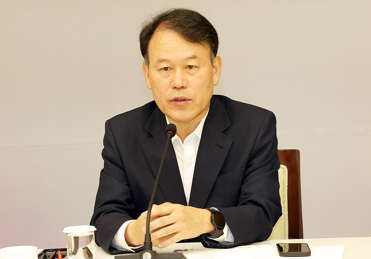 윤한홍 국민의힘 의원 자료 사진. 원조 친윤계(친윤석열계)로 불린 윤한홍 국민의힘 의원이 '윤석열 전 대통령과의 인연, 골수 지지층의 손가락질을 다 벗어던지고 계엄의 굴레를 벗어나자'라고 강조했다.      윤한홍 의원은 윤석열 정부 출범 초기부터 국민의힘 권성동·장제원·이철규 의원 등과 함께 대표적인 친윤계 인사로 꼽혔던 PK(부산·경남)에 기반한 당의 중진 의원이다.       / 뉴스1