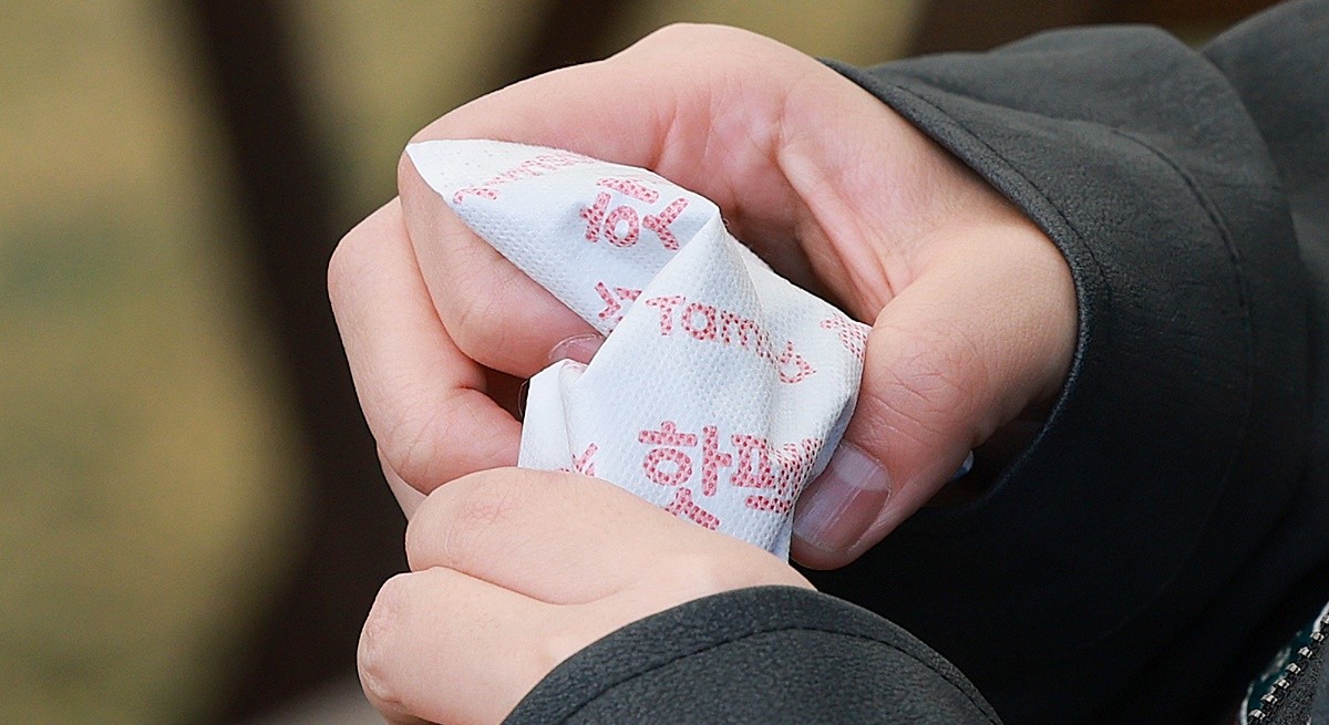 겨울 필수품 핫팩 모습. 기사 이해를 돕기 위한 자료 사진 / 연합뉴스