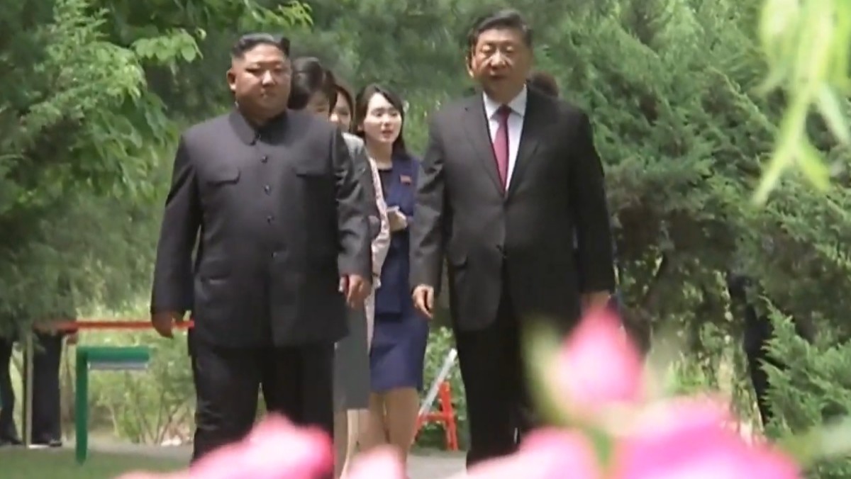 김정은 북한 국무위원장(왼)과 시진핑 중국 국가주석(오) 자료사진. / 뉴스1