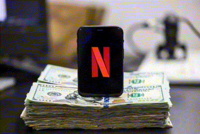 넷플릭스, 워너브러더스106조원에 인수. 기사 내용을 바탕으로 제작한 자료움짤.