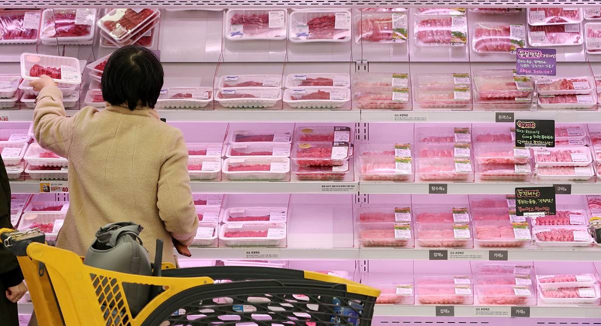 가격 치솟은 수입산 소고기 / 뉴스1