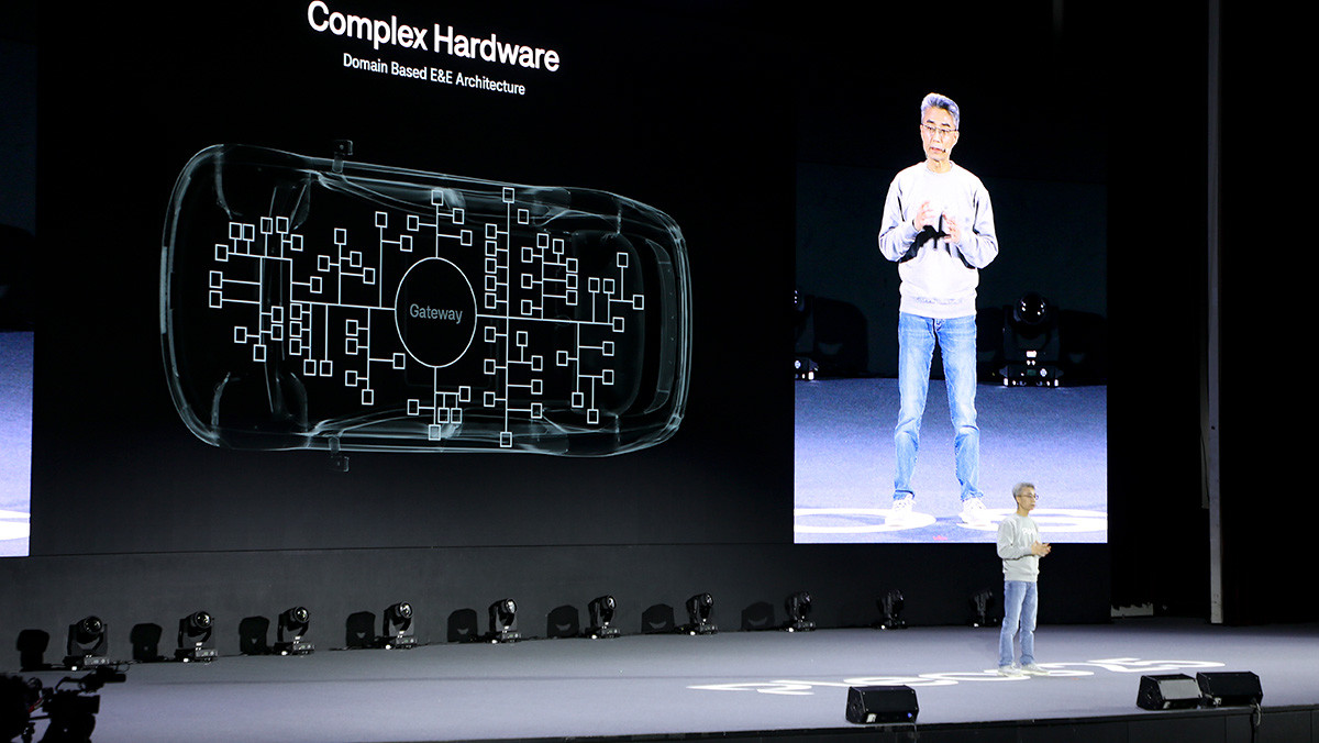 플레오스 25 기노트 현장에서 차세대 자율주행에 대해 설명하는 송창현 前 현대자동차그룹 AVN 본부장(사장). / 권혁재 PD