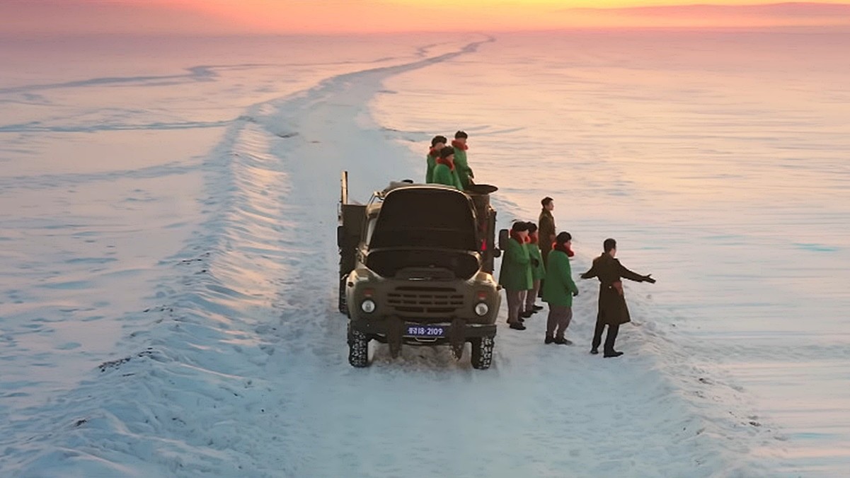 영화 '신의악단' 예고편 캡처  / CJ CGV