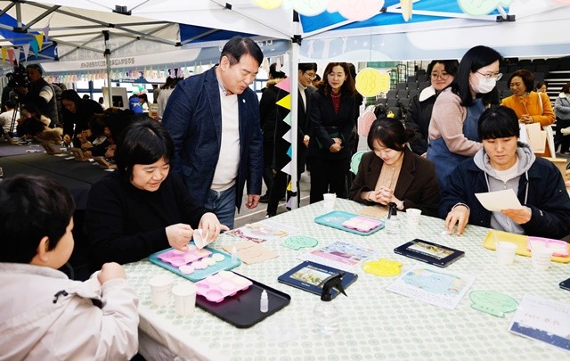 광주시교육청이 지난 6일 광주시교육청학생교육문화회관과 학생예술누리터 2관에서 ’제1회 광주 독서교육 다 함께 나눔 마당‘ 행사를 진행하고 있다. / 광주시교육청 제공