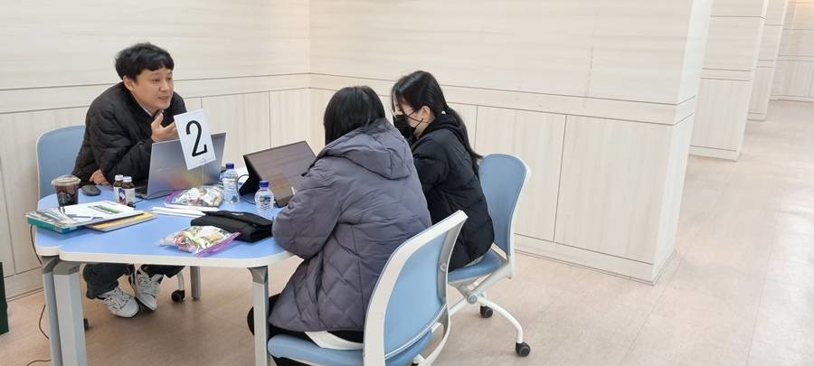 경북교육청은 정시모집 원서 접수를 앞두고 수험생과 학부모의 성공적인 진학 전략 수립을 지원하기 위해 ‘2026학년도 정시모집 대비 집중 상담 기간’을 운영한다./경부교육청