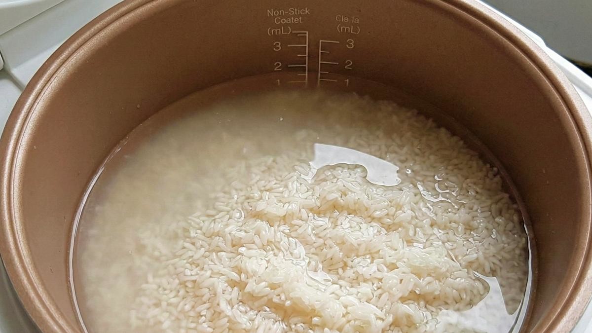 씻은 쌀. 기사 내용을 바탕으로 제작한 자료사진.