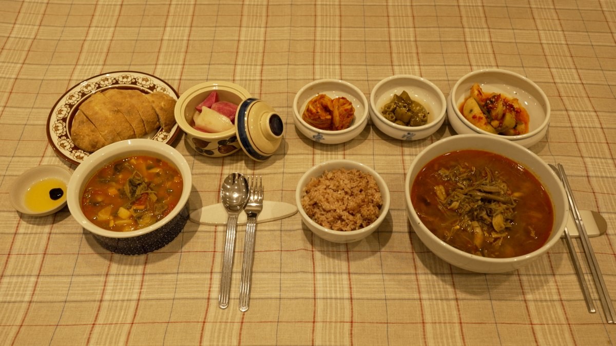 EBS1 '한국기행' 미리보기 페이지에서 제공하는 '한 지붕 두 부엌, 대결 '빨간맛'' 편 자료 사진. / EBS1 제공