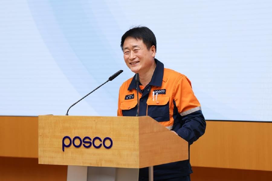 박남식 제26대 포항제철소장이 취임사를 전하고 있다./이하 포스코