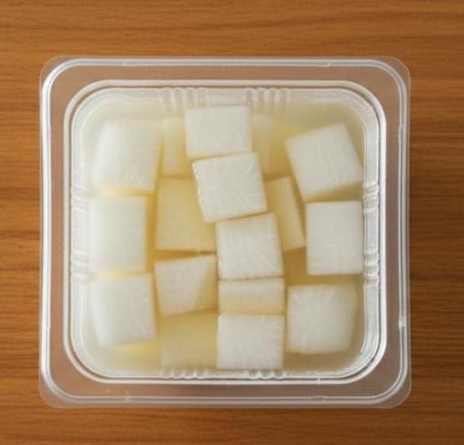 치킨무 국물의 비밀?! 기사 내용 토대로 제작한 자료사진.