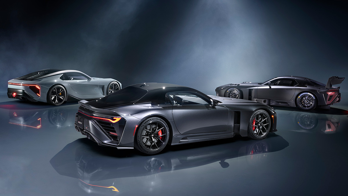 토요타가 공개한 스포츠카 라인업. 왼쪽부터 렉서스 LFA 콘셉트, GR GT, GR GT3. / 토요타