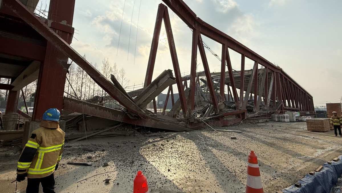 11일 오후 1시 58분쯤 광주 서구 치평동(상무지구)의 광주대표도서관 공사 현장에서 레미콘 타설 중 붕괴 사고가 발생했다. 사진은 사고 현장 모습. / 뉴스1