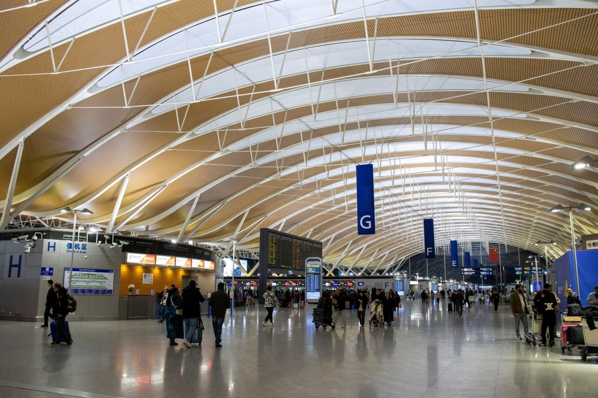 상하이 푸동 공항. / Tang Yan Song-shutterstock.com