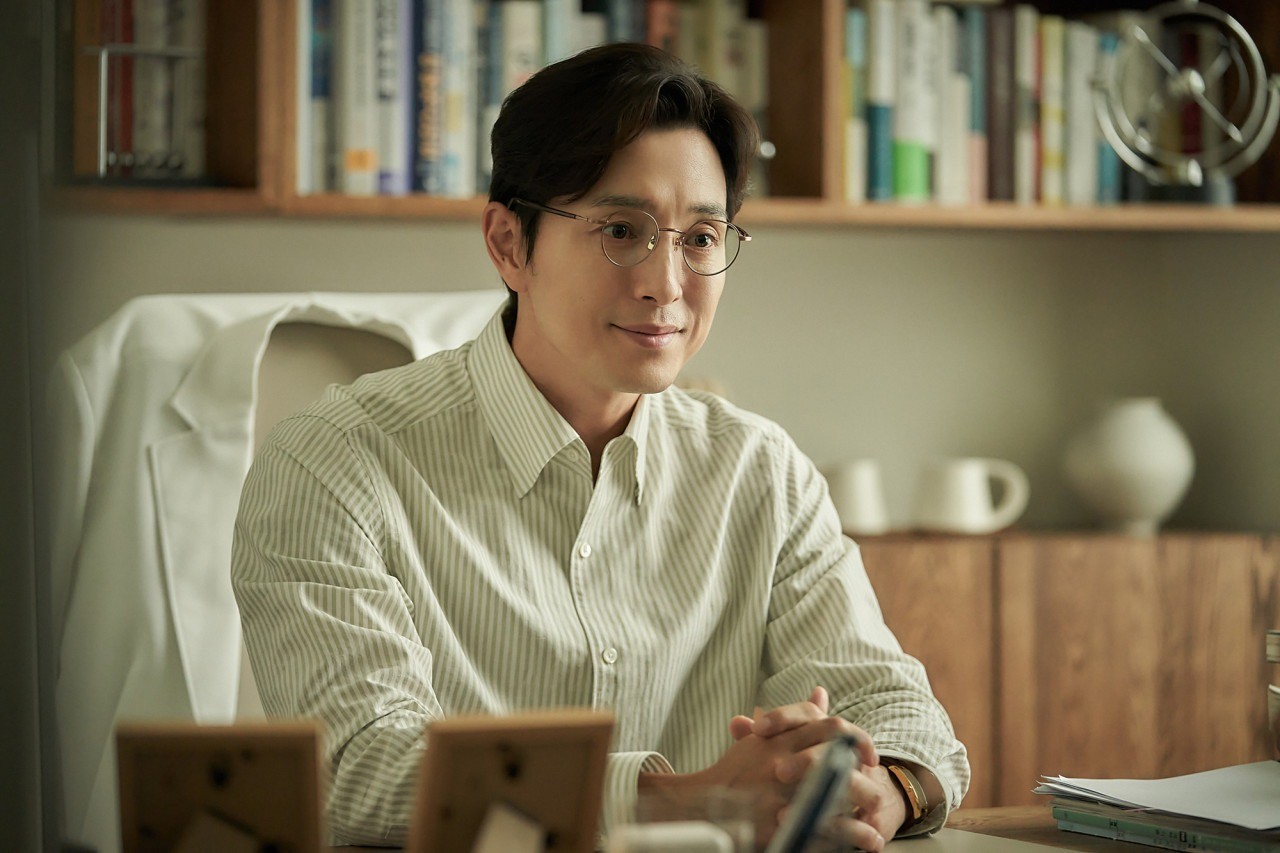 '살인자 리포트'에서 열연을 펼친 정성일 / 소니픽쳐스엔터테인먼트코리아, 에이투지엔터테인먼트