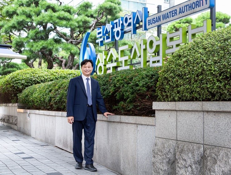 김병기 상수도사업본부장은 국립부경대에서 박사 학위를 취득하고, 부산시청 내 핵심 부서에서 다양한 행정 경험을 축적했다. / 사진=위키트리DB