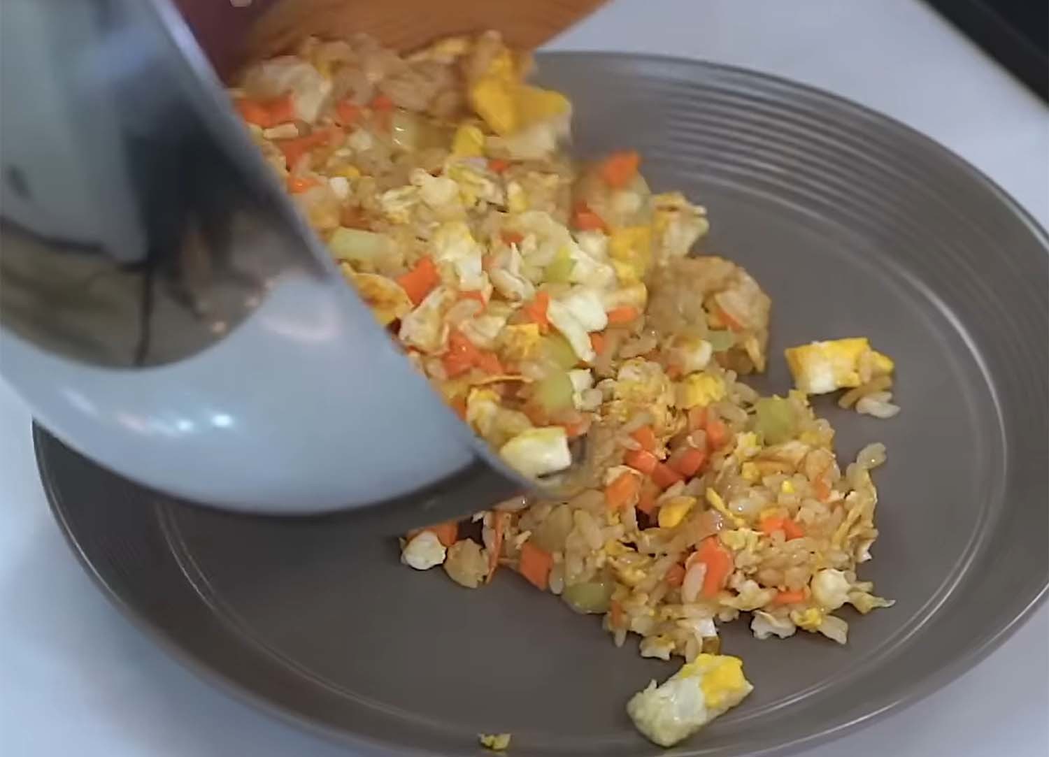 완성한 계란볶음밥. / '이연복의 복주머니' 유튜브