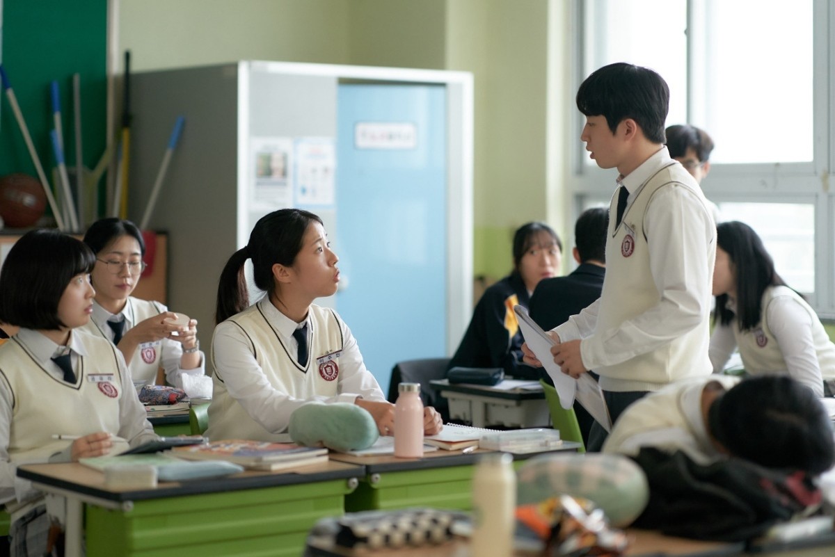 '세계의 주인' / 바른손이앤에이