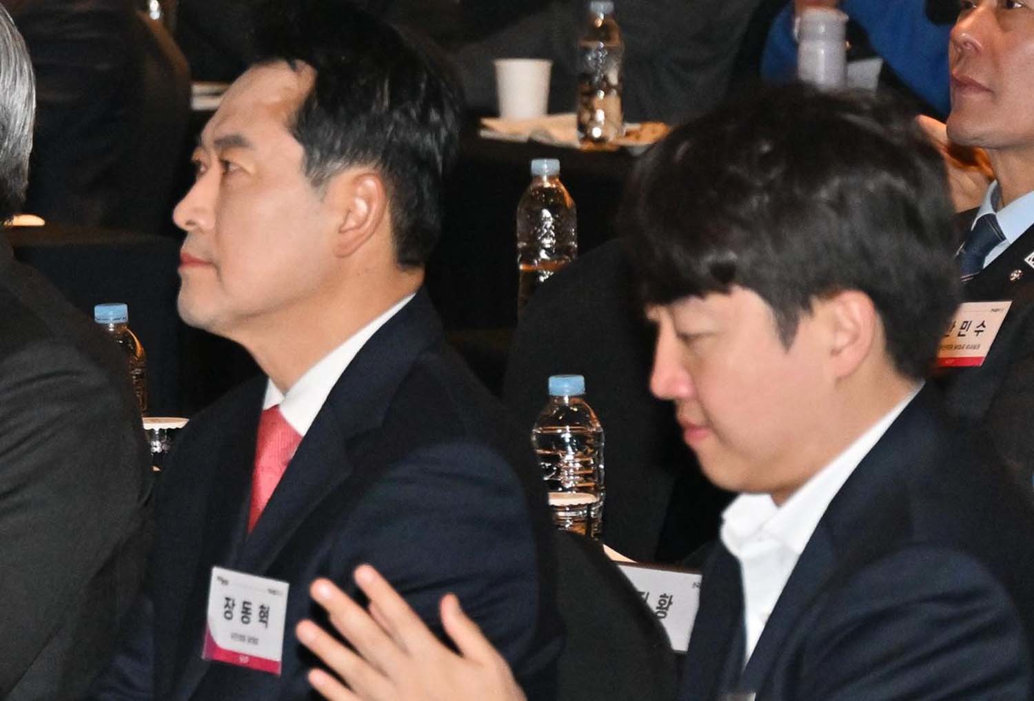 장동혁(왼쪽) 국민의힘 대표와 이준석 개혁신당 대표. / 뉴스1