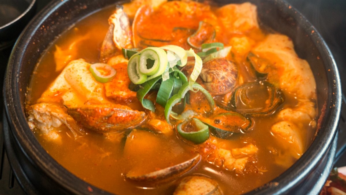 순두부찌개 자료사진 / mujijoa79-shutterstock.com