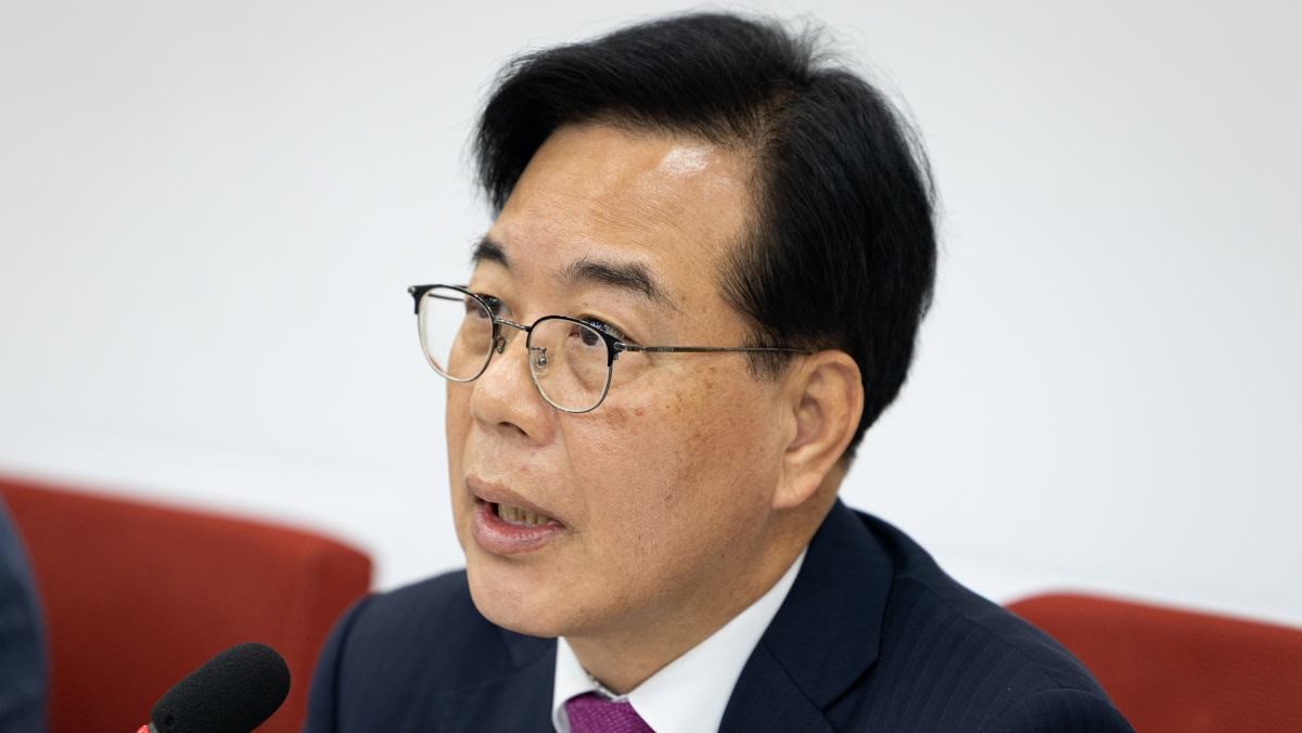 송언석 국민의힘 원내대표가 14일 서울 여의도 국회에서 현안 기자간담회를 열고 모두 발언을 하고 있다. / 뉴스1