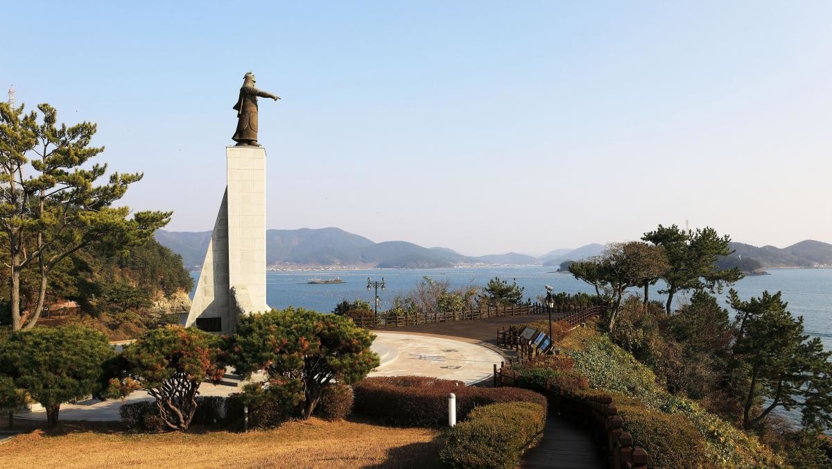 통영 이순신 공원. / Stock for you-shutterstock.com