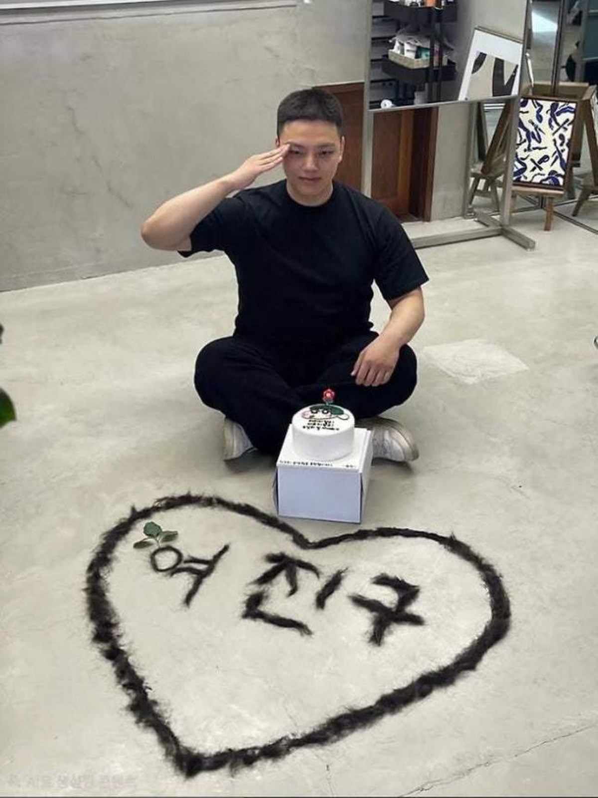 배우 여진구가 입대를 하루 앞두고 SNS에 공개한 사진 / 여진구 인스타그램 캡처