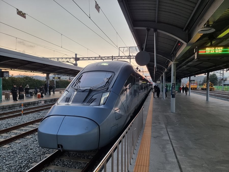 영천역에 정차한 KTX-이음 열차. / 영천시 제공
