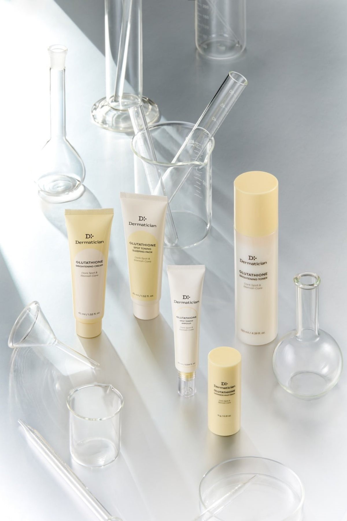 이마트가 이달 토니모리와 손잡고 선보인 화장품 브랜드 '더마티션' / 토니모리