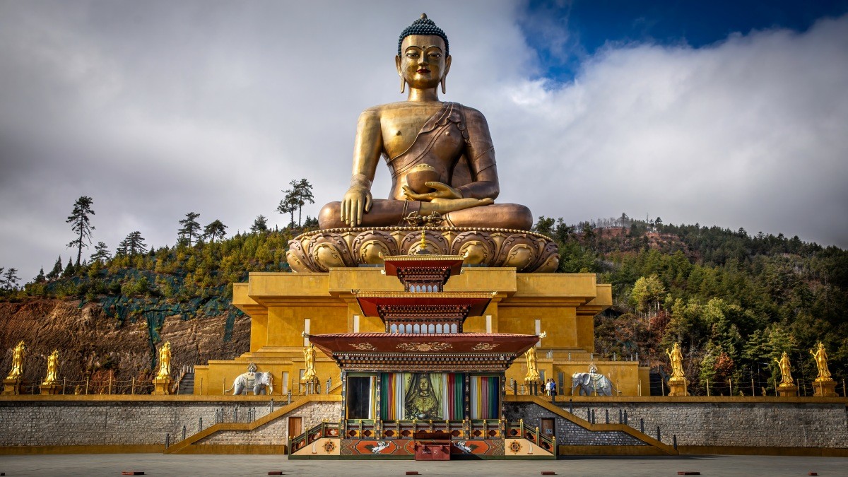 부탄 팀푸에 있는 ‘도르덴마 부처상'. / AnujeetGhatak-shutterstock.com