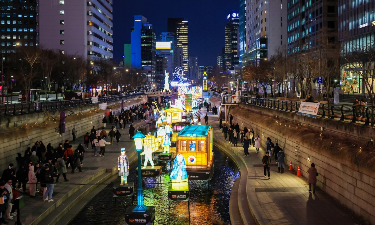 청계광장서 열린 2025 빛초롱축제. / 뉴스1