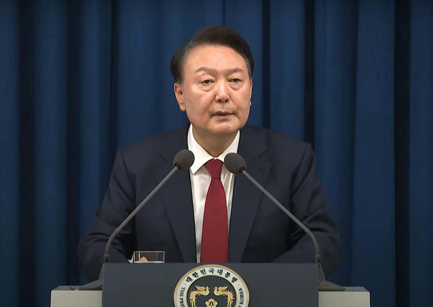 윤석열 전 대통령이 지난해 12월 3일 밤 서울 용산 대통령실 청사에서 긴급 대국민 특별 담화를 통해 비상계엄을 선포하고 있다. / KTV 캡처