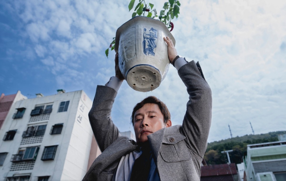 '어쩔수가없다' 영화 속 이병헌 / CJ ENM MOVIE