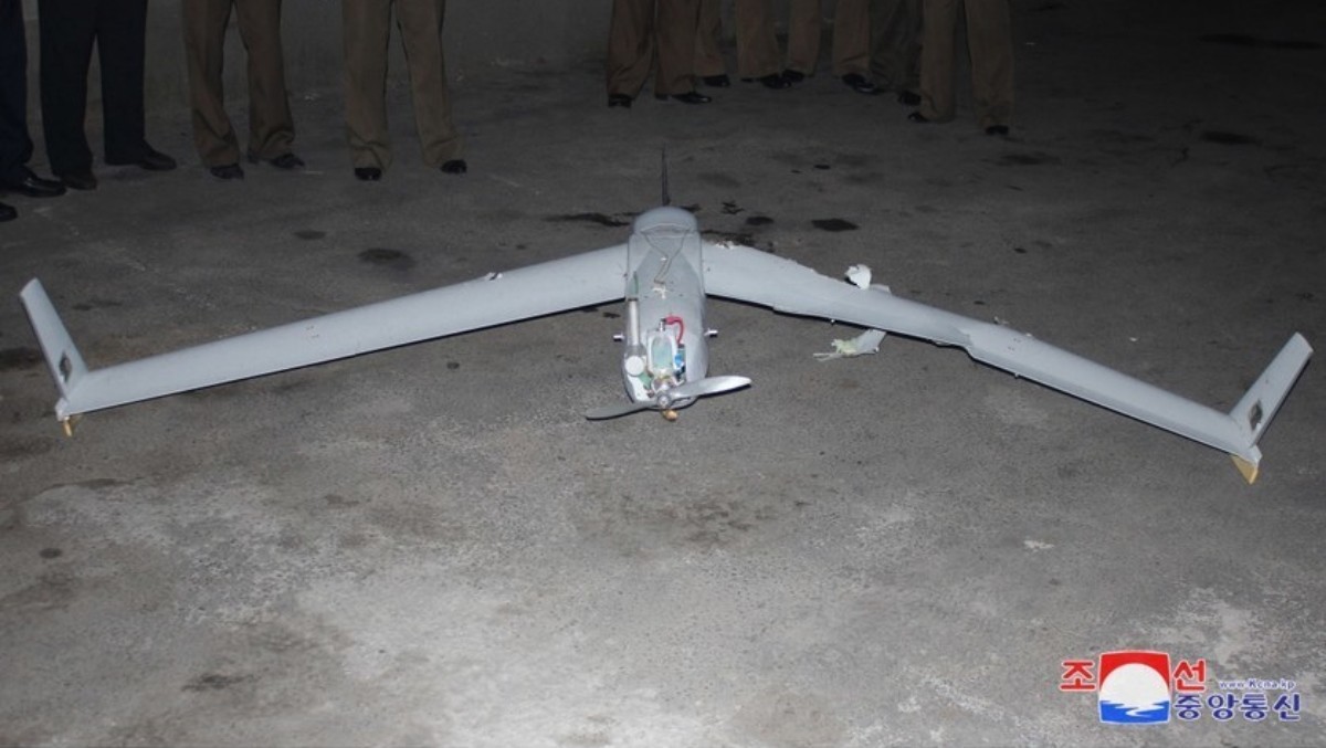 지난해 10월 북한이 평양에서 한국군에서 운용하는 드론과 동일 기종의 무인기 잔해를 발견했다고 주장하며 공개한 사진. / 조선중앙통신=연합뉴스