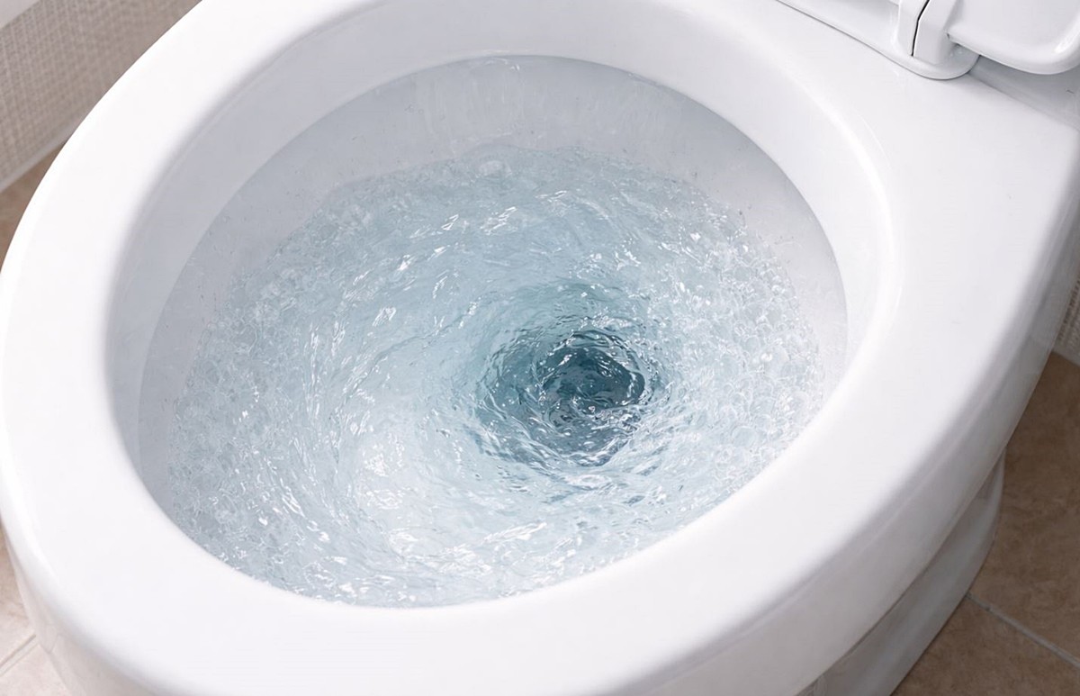 시원하게 뚫린 변기 모습. 기사 이해를 돕기 위해 AI를 활용해 제작한 자료 사진