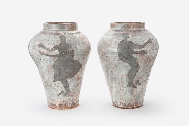 아델라이드 르노의 ‘Genièvre’(좌측) 와 ‘Lancelot’(우측)