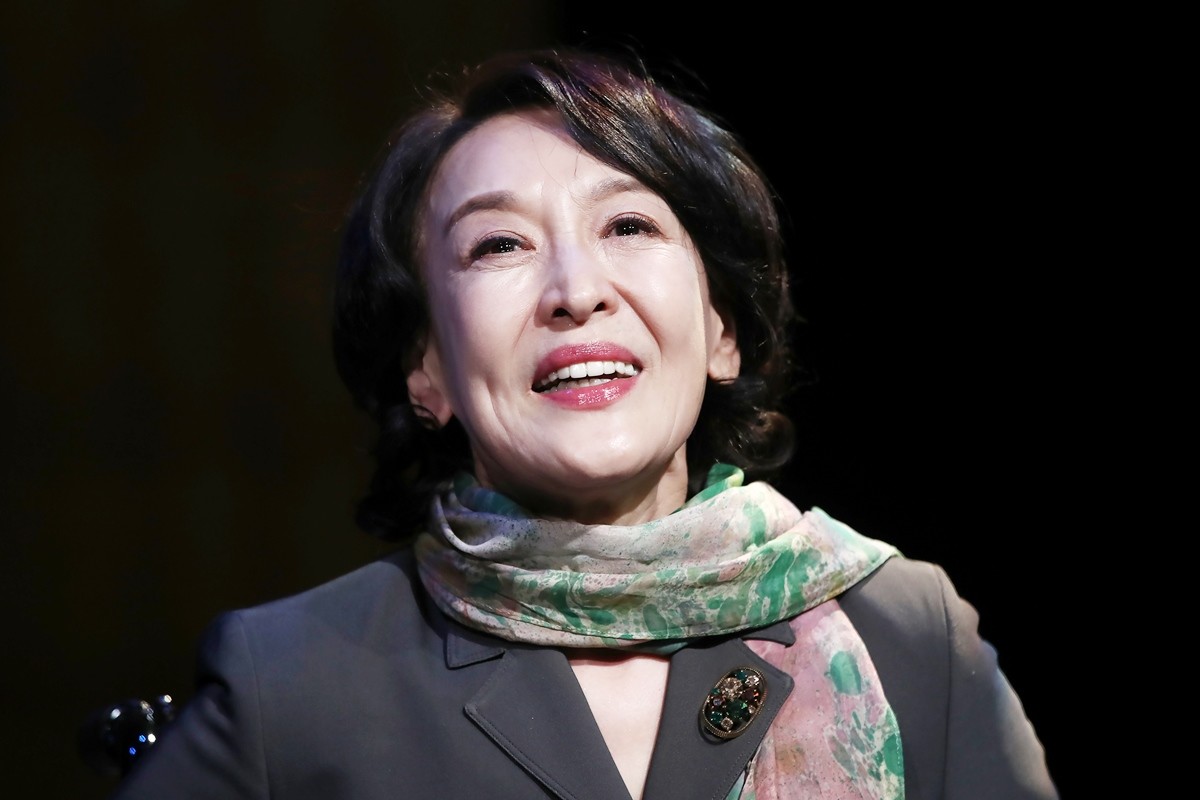 배우 윤석화 생전 모습. 뇌종양으로 투병해 온 윤석화는 19일 오전 10시쯤 서울 신촌세브란스병원에서 유족과 측근들이 지켜보는 가운데 세상을 떠난 것으로 전해졌다. 빈소는 서울 신촌세브란스병원 장례식장에 마련될 예정이다. / 연합뉴스