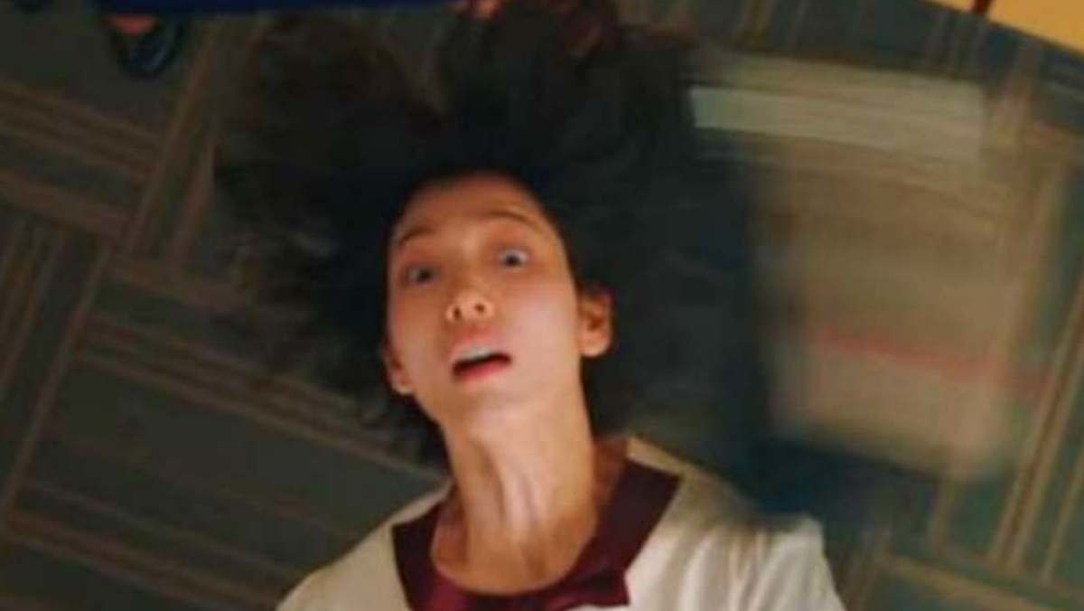 1990년대 세기말, 30대 엘리트 증권감독관 홍금보가 수상한 자금의 흐름이 포착된 증권사에 20살 말단 사원으로 위장취업하며 벌어지는 좌충우돌 레트로 오피스 코미디를 그린 tvN '언더커버 미쓰홍'. / 유튜브 'tvN DRAMA'