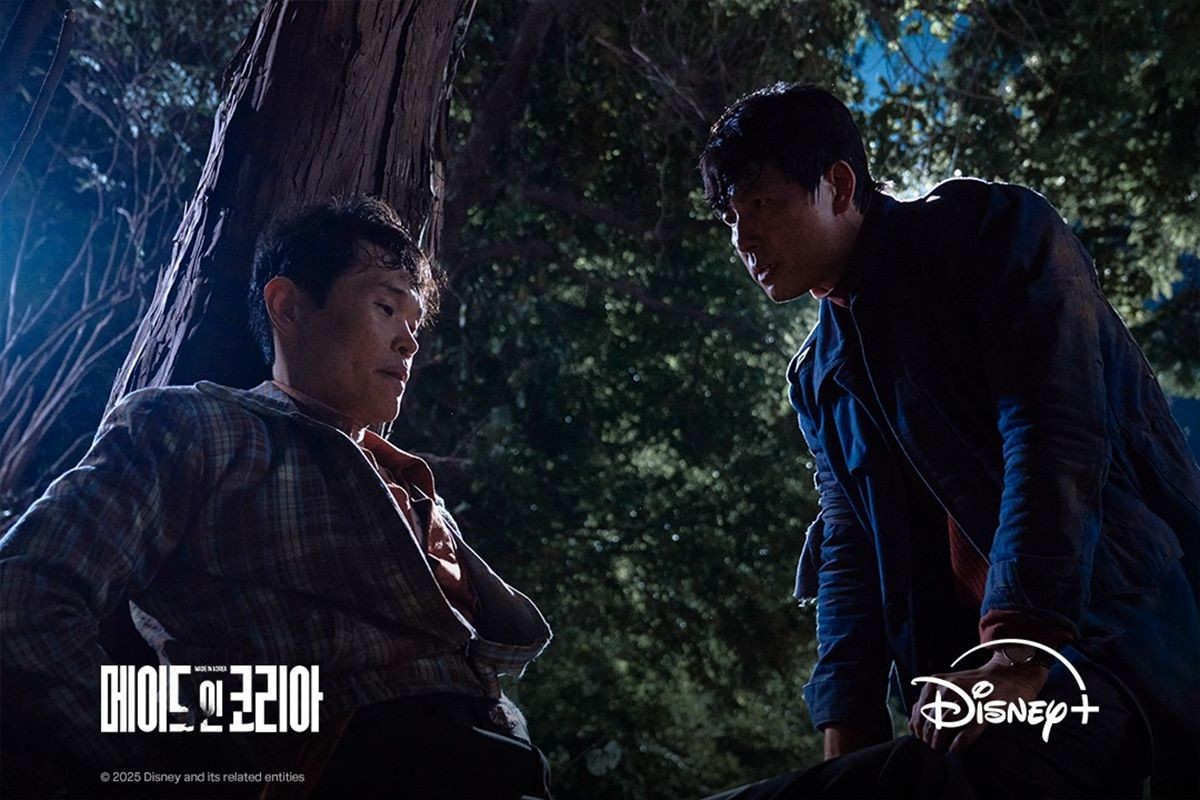 '메이드 인 코리아'에 출연한 배우 강길우와 정우성 / 디즈니+